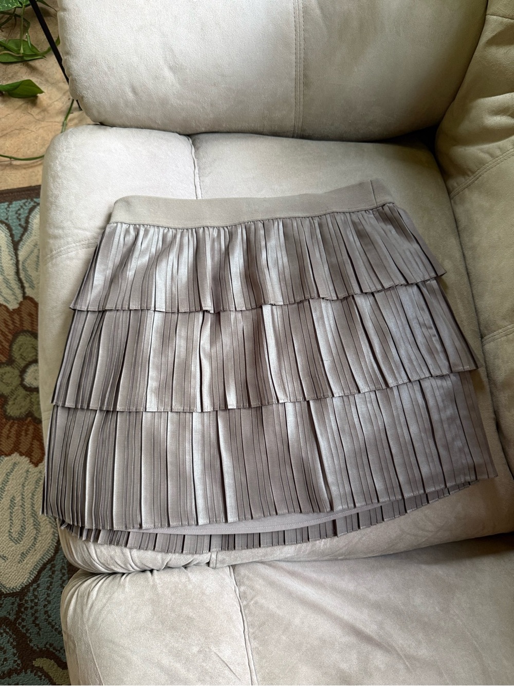 Vintage Y2K BCBGMaxAzria Taupe Tiered Pleated Mini Skirt
